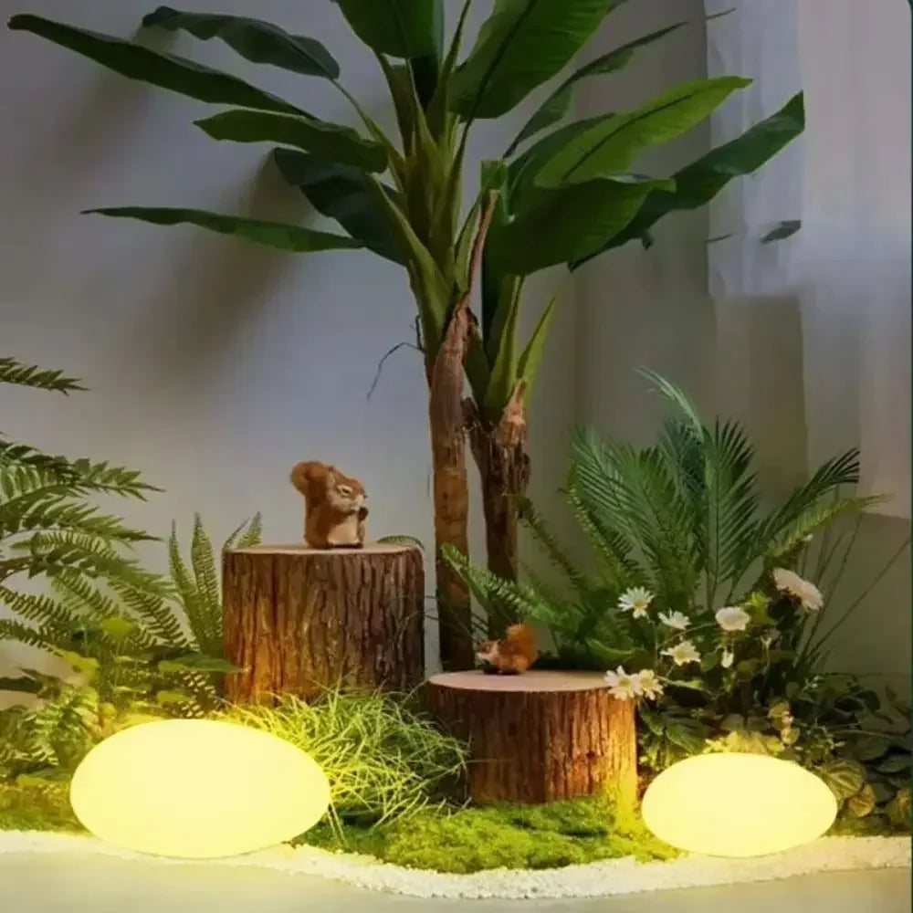 Modern Solar Outdoor Light for Garden - Waterproof / weatherproof & Solar powered