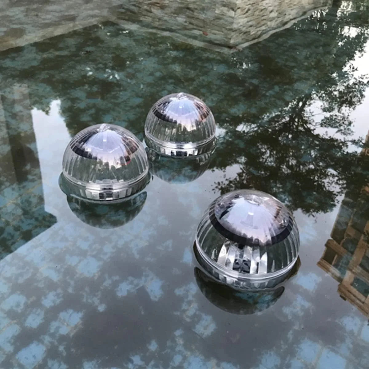 Modern Solar Outdoor Light for Pool - Waterproof / weatherproof & Solar powered